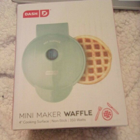 Mini waffle maker Dash Aqua blue new in box - Picture 4 of 4